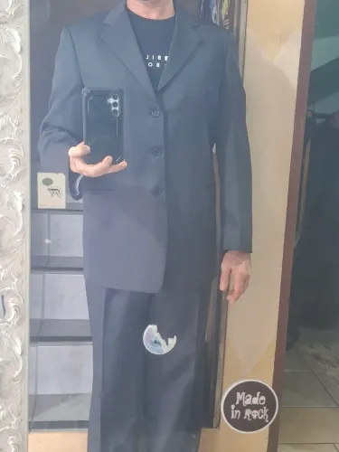 Terno completo makenji preto Impecável, paletó e calça.