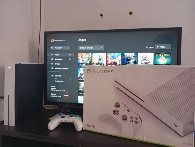 Xbox One S 1 tera bem conservado com PES 2020 raro