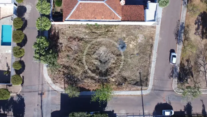 Vendo Terreno de Esquina Jardim Califórnia codigo: 141739