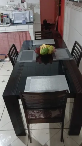 Mesa de vidro com madeira 5 cadeiras