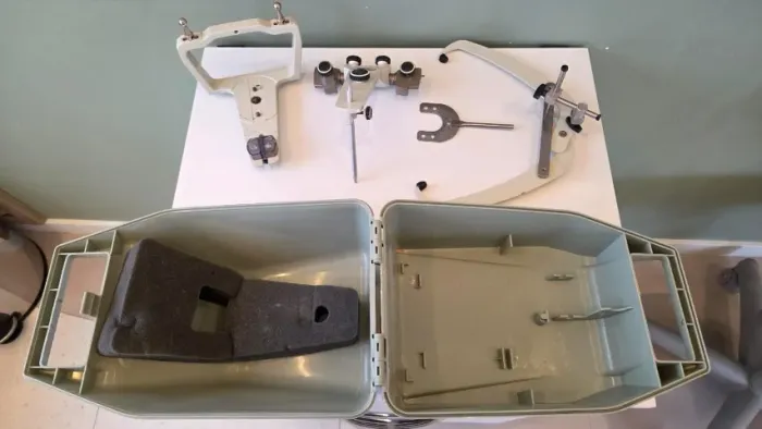 Articulador Odontológico Bio ART com case e todas as peças