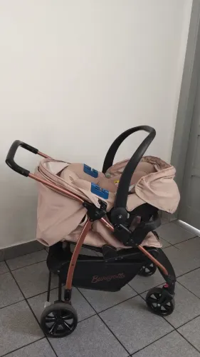 Carrinho e bebê conforto super conservados
