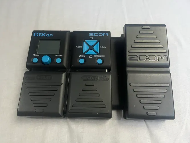 Pedaleira Zoom g1x on