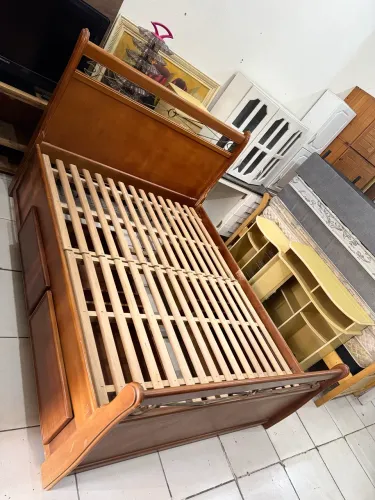 Cama queen 100% madeira