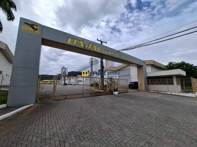 Galpão Comercial. Bairro: Carvalho, Itajaí