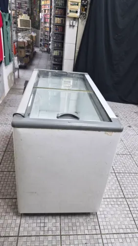 Geladeiras expositoras usadas