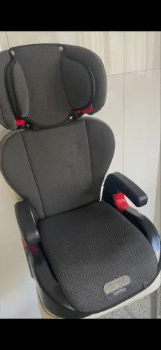 Cadeirinha infantil automotiva em excelente estado