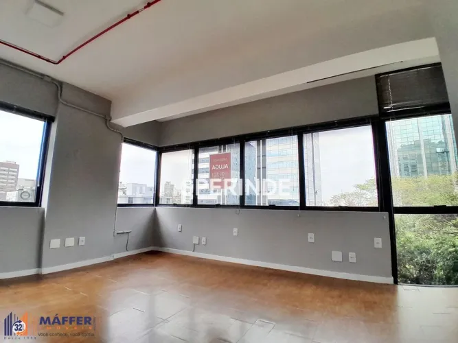 Sala comercial na Av Carlos Gomes, 39m², garagem, portaria