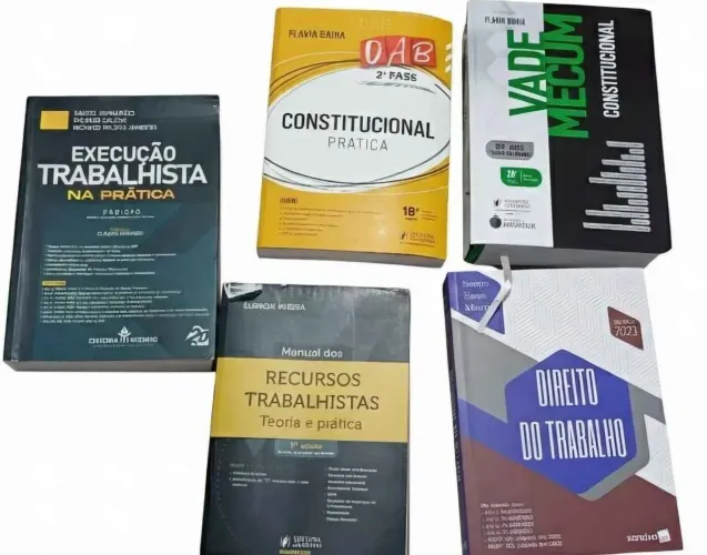 Livros de Direito, em ótimo estado!