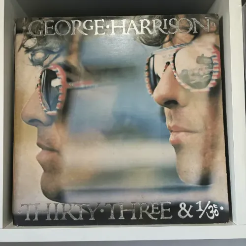 LP Vinil George Harrison - Thirty Three & 1/3 (Mídia e Capa VG+ com Encarte Capa Gatefold)
