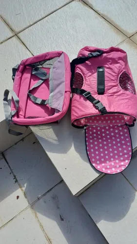 Cadeirinha de carro e casinha de viagem para Pet