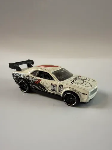 Dodge Challenger Drift Car - Treasure Hunt 2013