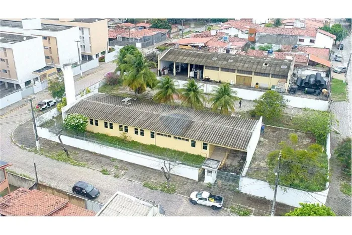 VENDE-SE - Terreno em Lagoa Nova 2.500 m² com Galpão