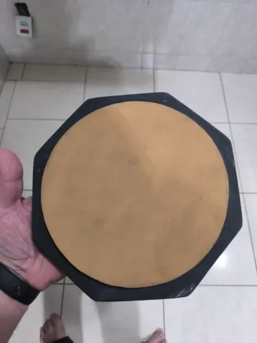 Praticável para percussão e bateria.