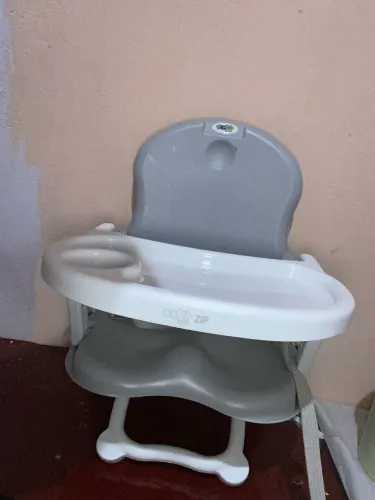 Cadeirinha de alimentação com sinto para prender em cadeiras !!!
