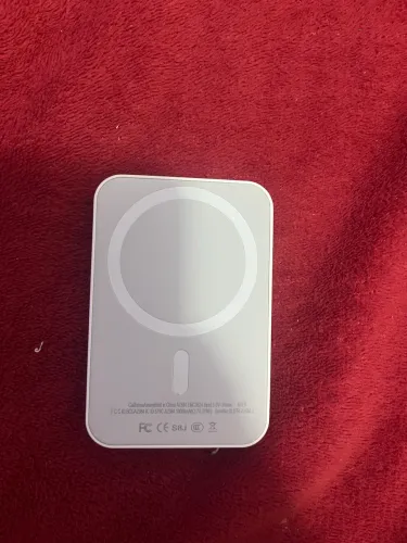 Carregador portátil power bank 1000mah por indução magnética 