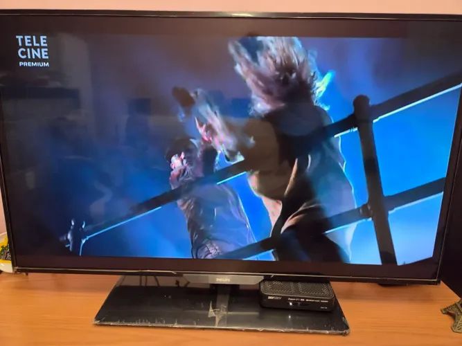 TV ? PHILIPS 43"