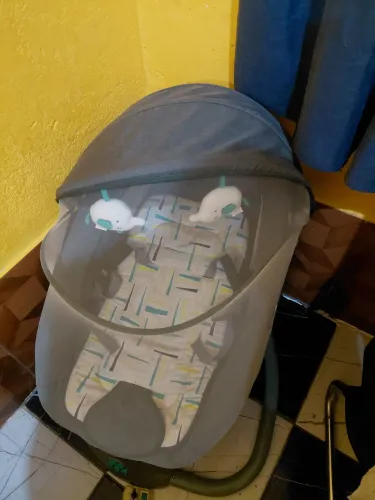 Cadeira de balanço eletrica infantil