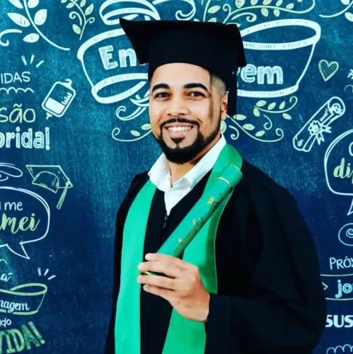 Auxiliar de Enfermagem/Cuidador Profissional