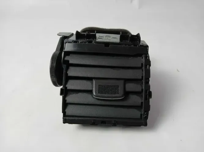 DIFUSOR AR CENTRAL DIREITO NISSAN MARCH 2012/2020