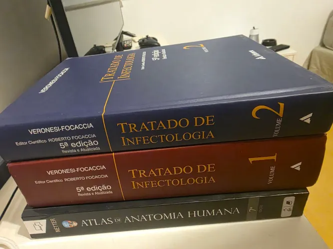 Tratado de Infectologia - Veronesi-Focaccia - 5ª Ed. - 2 Volumes - Capa Dura - Novo
