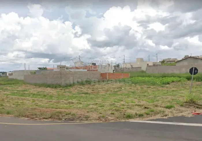Terreno comercial de esquina com 250m²