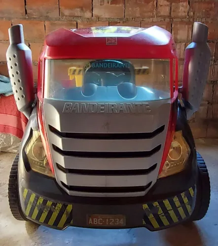 Vendo Caminhão ? bandeirantes semi novo 