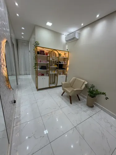 Subloco sala em clínica de beleza