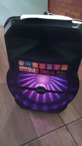 Vendo ou troco rádio 600wats RMS de potência!! Estado de novo. Com manual !! 350 reais.