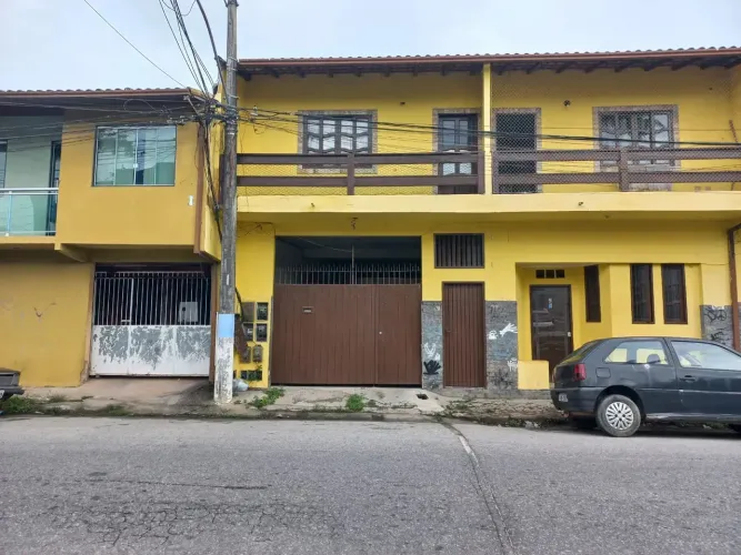 Casa tipo aparamento com cômodos muito amplos -Pq Zabulão