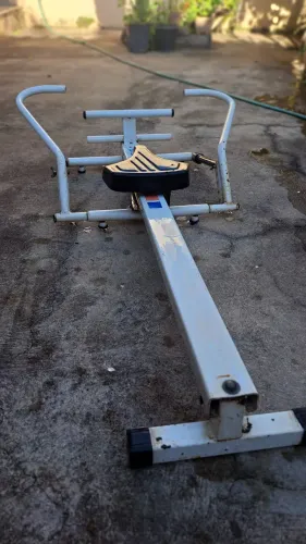 Máquina de remo antiga