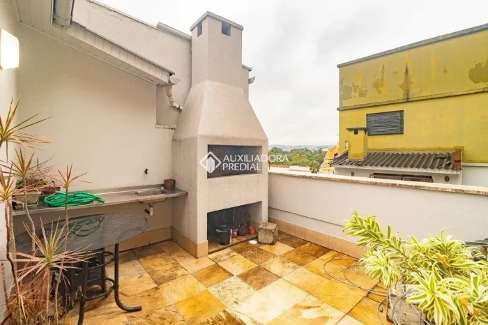 Duplex para venda possui 73 m², com 1 quarto, bairro Floresta - Porto Alegre - RS