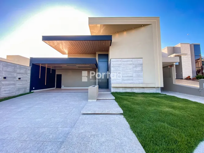 Condomínio 4 Suítes 249m² Residencial Gaivota I com Piscina e 6 Vagas