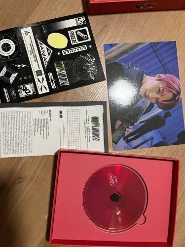 Álbum Oddinary vermelho Stray kids