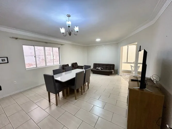 Apartamento - 3 dormitórios - 1 Suíte - localizado em Itapema / Meia Praia REF: DW650058