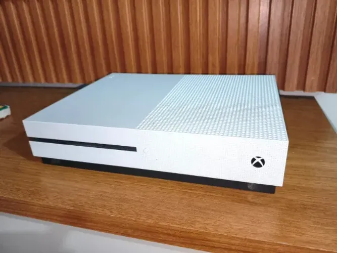 XBOX ONE S (sem controle) 