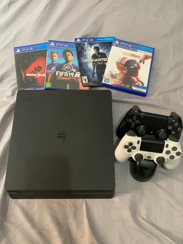 PS4 1Tb - 2 controles originais + jogos