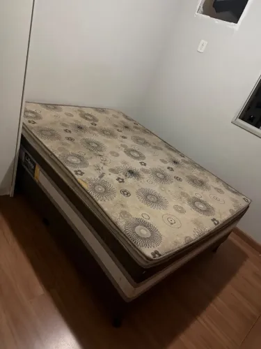 Cama de casal doação