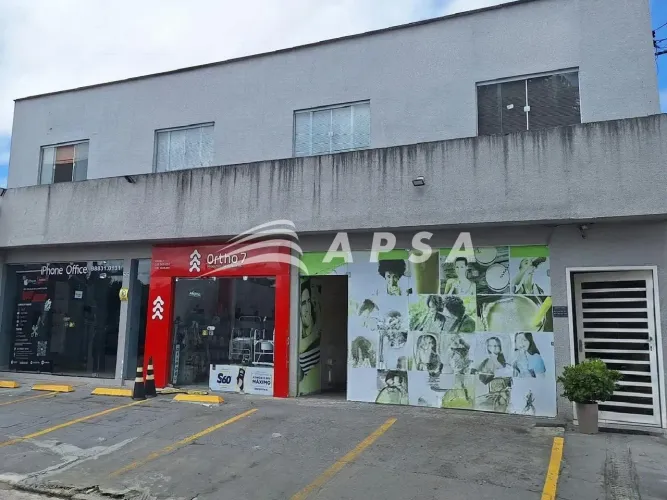 SALA COMERCIAL PARA LOCAÇÃO 20M² SALA COM BANHEIRO PRIVATIVO, LOCALIZADA NO PRIMEIRO ANDA