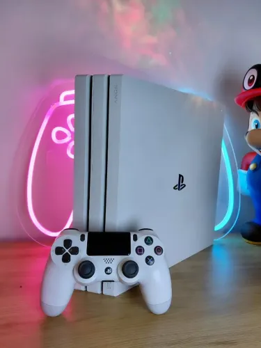 Playstation 4 Pro 2TB