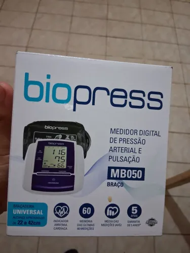 Medidor digital de pressão arterial e pulsação 