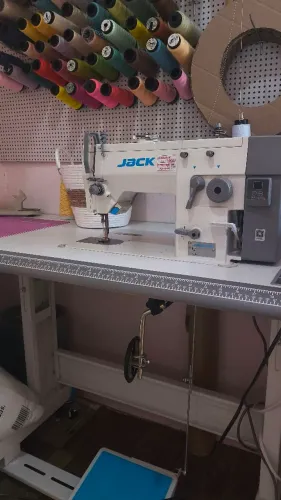 Máquina de costura jack