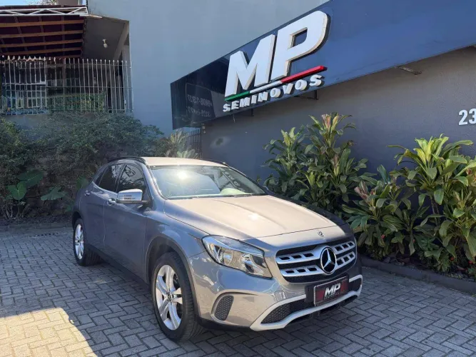 Mercedes-Benz GLA-200 GLA 200 Night 1.6. TB 16V Flex Aut. 2018