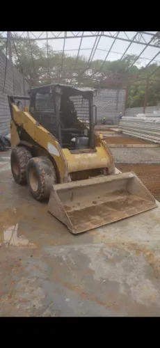 Mini carregadeira bobcat
