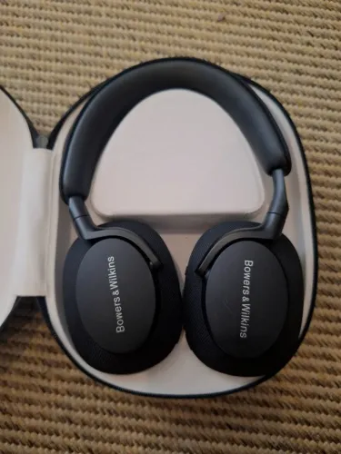 Fone de ouvido sem fio com cancelamento de ruídos - Bowers & Wilkins Px7 S2e