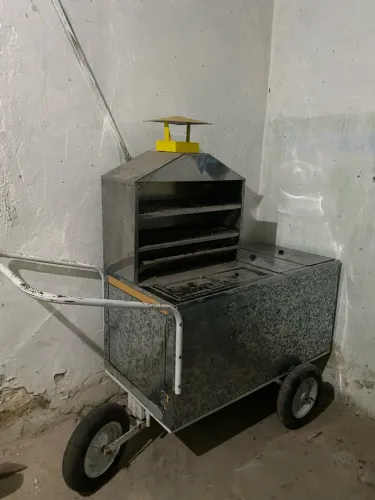 Churrasqueira Carrinho Profissional em Inox/Galvanizado - Completa e com Rodas
