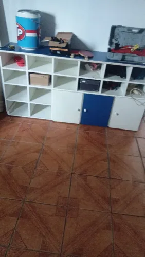 Móvel com divisórias