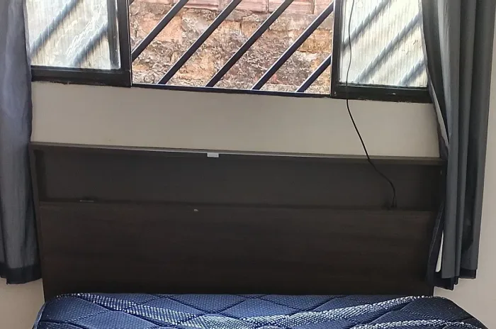 Vendo Cabeceira casal com conector elétrico