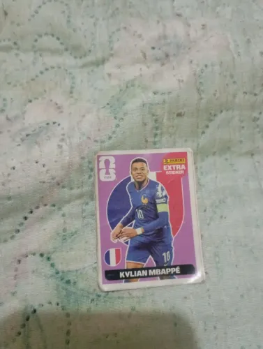 Vendo esse mbappé legend por 60 reais 