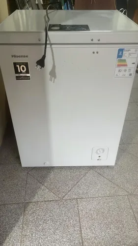Freezer Hisense 142 litros, praticamente novo!